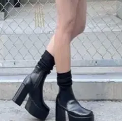 ブラック プラットフォームブーツ サイドゴア