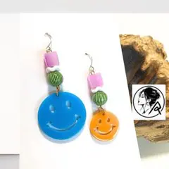 ピアス イヤリング スマイル ポップ カラフル 揺れる ゴールド