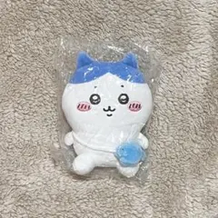 お出かけ楽しみ！な　お座りミニぬいぐるみ　ハチワレ　おさかなポシェット