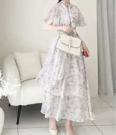 薄紫花柄フリルマキシドレス