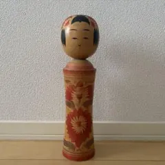 花柄デザインの木製こけし　約36cm