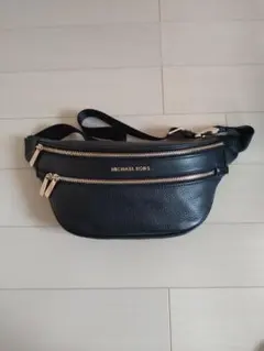 セール中お値下げ不可 MICHAEL KORS ブラック ボディバッグ