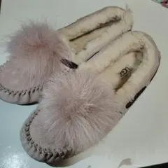 UGG ファー付きモカシン ピンク　ポンポン　アグ　25cm　US8