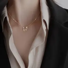 ♥️新商品♥️おしゃれ　バタフライ　レディース　ネックレス　ゴールド　上品　蝶