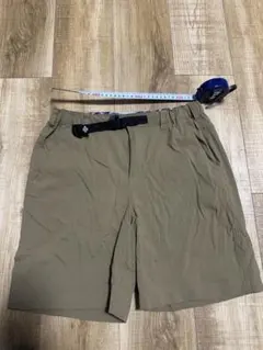 Columbia カーキ ショートパンツ M