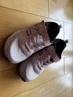 New Balance キッズスニーカー ピンク