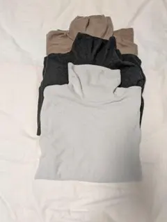 ユニクロ　フリースタートルネック3枚セット。