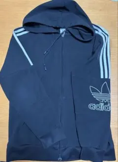 adidas ブラック フルジップパーカー