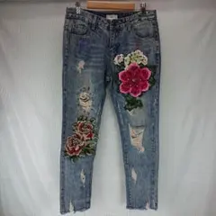 b228 cawaii/カワイイ お花立体刺繍 デニムパンツ ダメージ加工のサムネイル