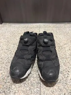 Reebok ブラック スニーカー　ポンプフューリー