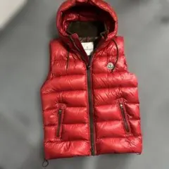 2026年最新】MONCLER カラー：レッド系 メンズ ダウンベスト