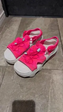 ナイキ　エアマックス　ココ　ハイパーピンクのサムネイル
