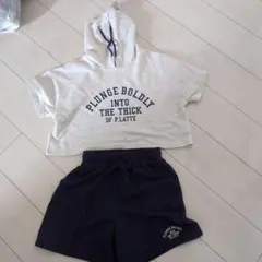 〈USED訳あり！格安♪〉フード付きトップスとネイビーショートパンツセット