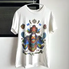 アディダス　グラフィックTシャツ　M　プリント 白　半袖　サッカー　マルチカラー