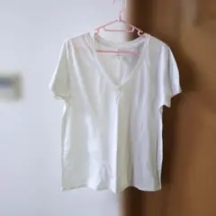 FOREVER 21 ホワイト Vネック Tシャツ M