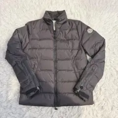 2026年最新】moncler sacai ダウンの人気アイテム - メルカリ