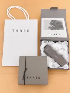 THREE エッセンシャルセンツ ハンド＆ネイルクリーム 01のサムネイル