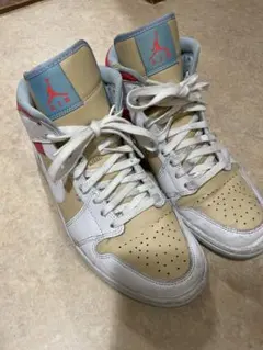 NIKE AIR JORDAN 1 MID スニーカー