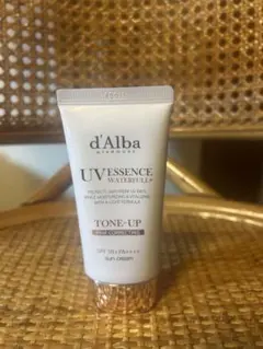 d'Alba UV Essence Waterfull+トーンアップサンクリーム