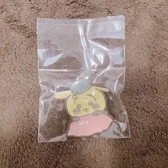 ちいかわ　うさぎ　ピンバッジ　サンリオ