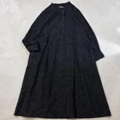 BEARDSLEY ビアズリー リーフ柄プリントギャザーワンピース 黒 - メルカリ