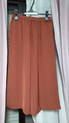 新品未使用　パンツ　オレンジ色　タグなし
