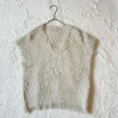 ユアーズ フェイクファー ベスト S シャギーニット ノースリーブ Vネック 白