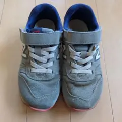 ニューバランス　17cm スニーカー　グレー