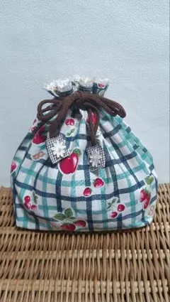 お弁当袋　フルーツ柄　ハンドメイド
