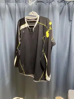 UNDER ARMOUR 長袖シャツ