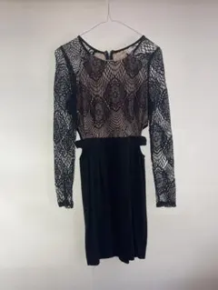 レーストップのブラックナイトドレス