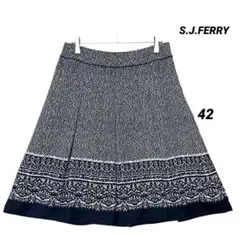 極美品 S.J.FERRY 総柄フレアスカート 42 XL ネイビー 裏地付きのサムネイル