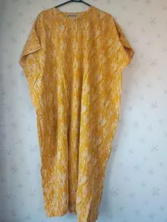 BATIK インドネシアバティックロングドレス (イエロー-袖なし）