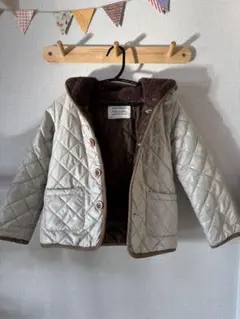 値下げ　おしゃれ　ベージュキルティングコート ジャンバー120cm 男児女児美品