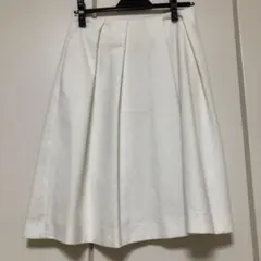 美品マルティニーク ホワイトフレアスカート