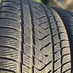スタッドレス21インチ◼️295/40R21◼️ピレリ−◼️2本セット◼️処分特価◼️のサムネイル