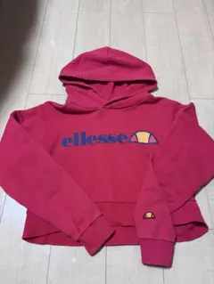 ellesse 赤 クロップドパーカー フード付き