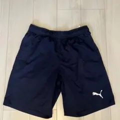 PUMA ネイビー ショートパンツ