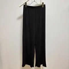 UNIQLOユニクロ　プリーツストレートパンツ（S）