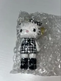 ハローキティ展　マスコットホルダー　クマスーツ　千鳥格子　サンリオ ハローキティ展 マスコットホルダー くまスーツ 千鳥格子