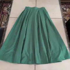 新品値札付き　ビームス　ロングフレアスカート 落ち着いたグリーン　М