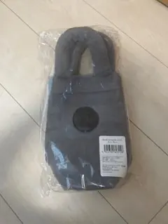 スターバックス ホリデー　2025 ボトルショルダーバッグ　ファー　グレー