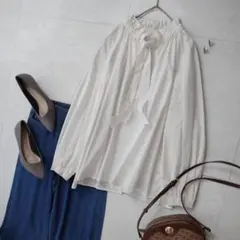 秋ホワイトグリーンレーベルリラクシングハイネックリボン長袖比翼シャツブラウス美品