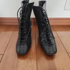 レースアップ ブラック ワークブーツ 中ヒール