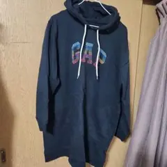 GAP カラフルロゴ ブラックパーカー