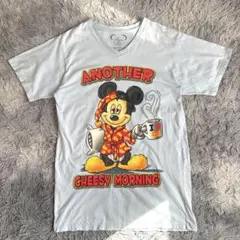 Disney store ディズニー VネックTシャツ ミッキー キャラクター
