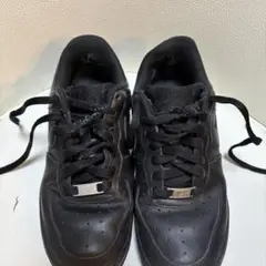 NIKE AIR FORCE 1 ブラック スニーカーのサムネイル