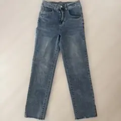 SHEIN シーイン ストレートデニムパンツ ︎︎︎︎⟡Sサイズ ︎︎⟡裾フリンジ ︎︎