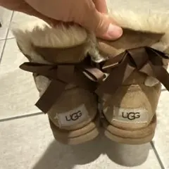 UGG ブラウンリボン付きブーツ　19.5センチ