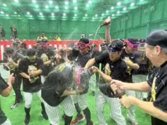 豊田、糸原 シークレット優勝アクリルキーホルダー